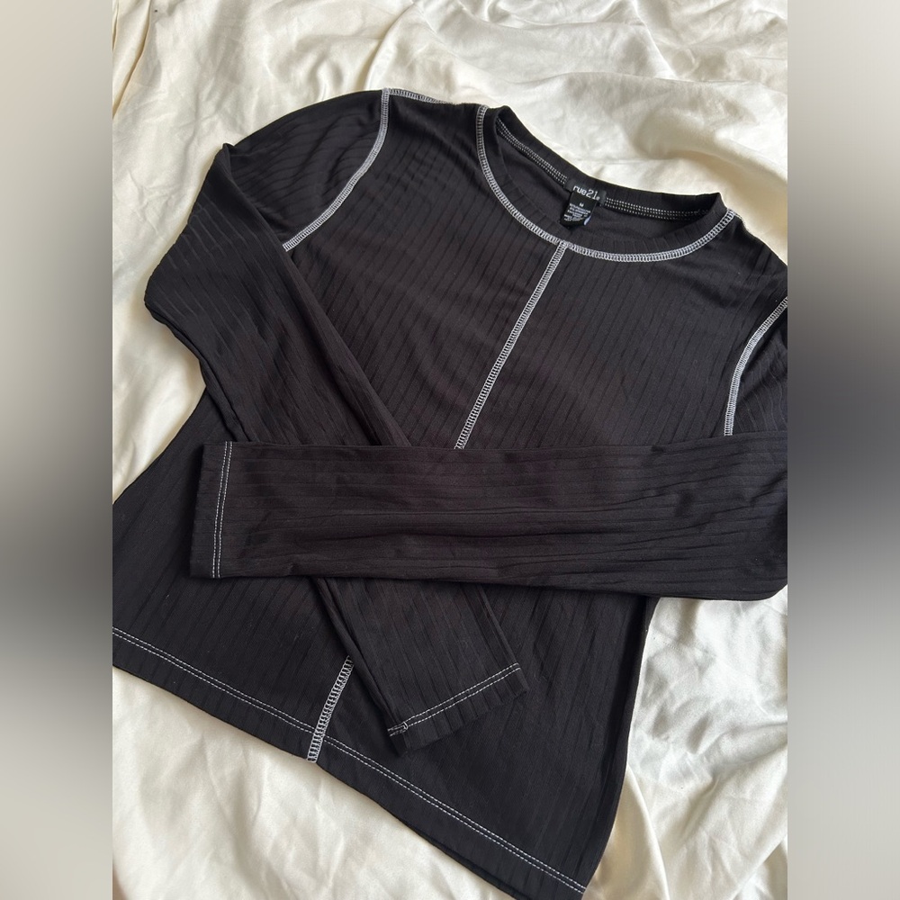 Rue21 White detail long sleeve size M
